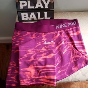 Women's Nike athletic leggings Capri